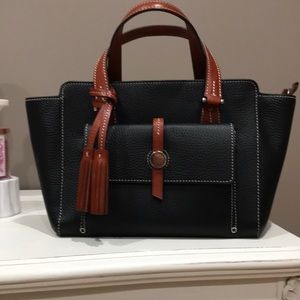 Dooney and Bourke small shopper in black pebbled leather